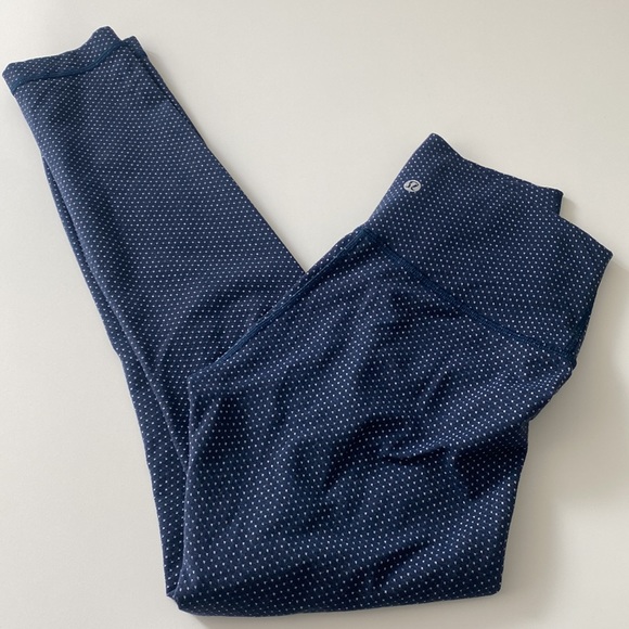 SOLD>>Lululemon Wunder Under HR 25"
Pacific Pointe Jacquard True Navy Onyx Blue - Picture 5 of 10